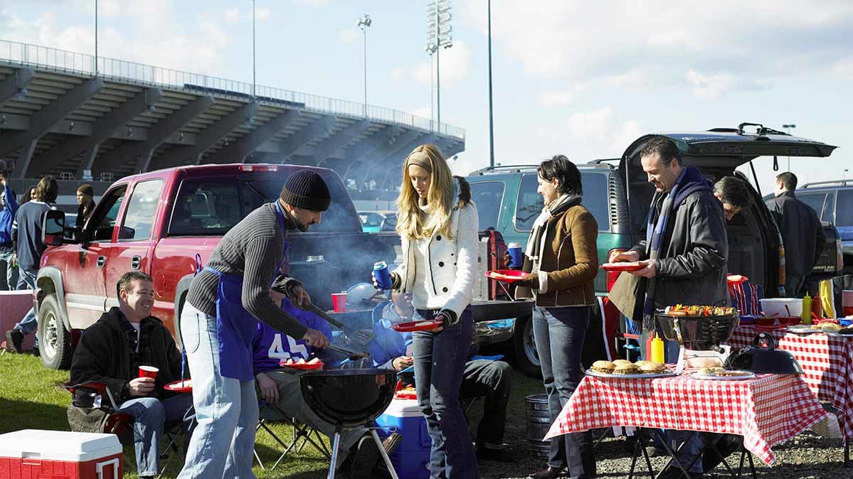 How to stay safe at a tailgate party football season